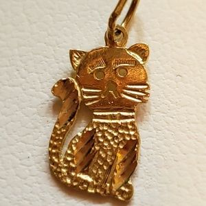 Vintage 14k gold cat charm for necklace.